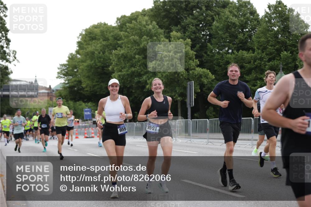 29.06.2025 - hella hamburg halbmarathon Jannik Wohlers http://msf.ph/oto/8262066 29.06.2025 10:32:55 Lombardsbrücke 1764, 1995, 2038, 2054, 2085, 2838, 3341, 3812, 4164, 4445, 5180, 5581, 5917, 6773, 7705, 8595, 9289, 9591, 9592, 9750, 9780, 11229, 11713, 11826, 12039, 12812, 12813, 13339, 14085, 15091, 15815, 15885, 15964, 16246, 16270, 16391, 17135, 18742, 18743, 18951 meine-sportfotos.de
