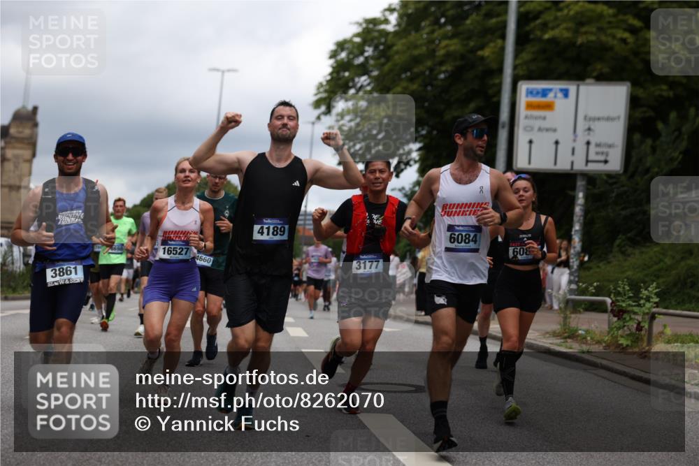 29.06.2025 - hella hamburg halbmarathon Yannick Fuchs http://msf.ph/oto/8262070 29.06.2025 10:48:40 20KM 1125, 1327, 1410, 1496, 1506, 1628, 2119, 2474, 2561, 2771, 2884, 2955, 3041, 3177, 3652, 3791, 3794, 3861, 3945, 4029, 4189, 4231, 4938, 5319, 6082, 6084, 6433, 6443, 6581, 6587, 6723, 8449, 8487, 8514, 8698, 8772, 8973, 9012, 9060, 9227, 10191, 10192, 10263, 10266, 10368, 10376, 11184, 11333, 11499, 11747, 11797, 11799, 11976, 12186, 12489, 12961, 13297, 13988, 14036, 14175, 14592, 14638, 14660, 14948, 15389, 15408, 15524, 15879, 16047, 17842, 18380 meine-sportfotos.de