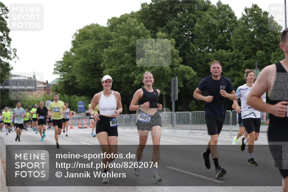 29.06.2025 - hella hamburg halbmarathon Jannik Wohlers http://msf.ph/oto/8262074 29.06.2025 10:32:55 Lombardsbrücke 1764, 1995, 2038, 2054, 2085, 2838, 3341, 3812, 4164, 4445, 5180, 5581, 5917, 6773, 7705, 8595, 9289, 9591, 9592, 9750, 9780, 11229, 11713, 11826, 12039, 12812, 12813, 13339, 14085, 15091, 15815, 15885, 15964, 16246, 16270, 16391, 17135, 18742, 18743, 18951 meine-sportfotos.de