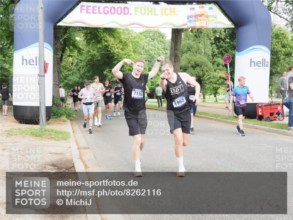 29.06.2025 - hella hamburg halbmarathon MichiJ http://msf.ph/oto/8262116 29.06.2025 10:30:04 Zwischen KM18-KM19 1631, 1962, 4871, 5387, 5436, 7116, 9547, 12434, 17177, 18004, 18491 meine-sportfotos.de