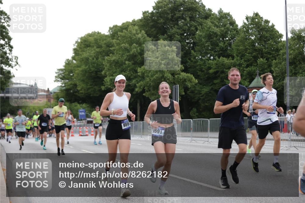 29.06.2025 - hella hamburg halbmarathon Jannik Wohlers http://msf.ph/oto/8262182 29.06.2025 10:32:55 Lombardsbrücke 1764, 1995, 2038, 2054, 2085, 2838, 3341, 3812, 4164, 4445, 5180, 5581, 5917, 6773, 7705, 8595, 9289, 9591, 9592, 9750, 9780, 11229, 11713, 11826, 12039, 12812, 12813, 13339, 14085, 15091, 15815, 15885, 15964, 16246, 16270, 16391, 17135, 18742, 18743, 18951 meine-sportfotos.de