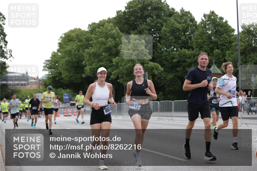 29.06.2025 - hella hamburg halbmarathon Jannik Wohlers http://msf.ph/oto/8262216 29.06.2025 10:32:55 Lombardsbrücke 1764, 1995, 2038, 2054, 2085, 2838, 3341, 3812, 4164, 4445, 5180, 5581, 5917, 6773, 7705, 8595, 9289, 9591, 9592, 9750, 9780, 11229, 11713, 11826, 12039, 12812, 12813, 13339, 14085, 15091, 15815, 15885, 15964, 16246, 16270, 16391, 17135, 18742, 18743, 18951 meine-sportfotos.de