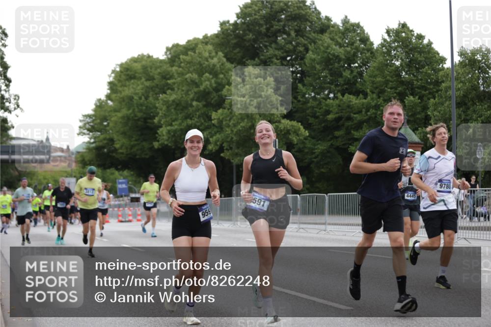 29.06.2025 - hella hamburg halbmarathon Jannik Wohlers http://msf.ph/oto/8262248 29.06.2025 10:32:55 Lombardsbrücke 1764, 1995, 2038, 2054, 2085, 2838, 3341, 3812, 4164, 4445, 5180, 5581, 5917, 6773, 7705, 8595, 9289, 9591, 9592, 9750, 9780, 11229, 11713, 11826, 12039, 12812, 12813, 13339, 14085, 15091, 15815, 15885, 15964, 16246, 16270, 16391, 17135, 18742, 18743, 18951 meine-sportfotos.de