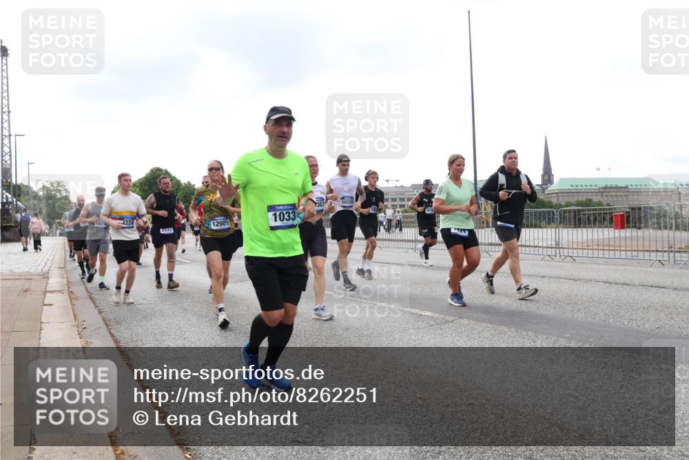 29.06.2025 - hella hamburg halbmarathon Lena Gebhardt http://msf.ph/oto/8262251 29.06.2025 10:46:02 Lombardsbrücke 1004, 1033, 1060, 1085, 1100, 1104, 1421, 1426, 1429, 1465, 1532, 1555, 1854, 1867, 1868, 1983, 2008, 2398, 2423, 2522, 2550, 2773, 2813, 2917, 2951, 2954, 2965, 3410, 4104, 4119, 4223, 4317, 4388, 4572, 5044, 5635, 5697, 5703, 5769, 5770, 5854, 5892, 6068, 6133, 6333, 6392, 6623, 7268, 7356, 7368, 7374, 7605, 7894, 7960, 7983, 8047, 8745, 9120, 9121, 9129, 9337, 9426, 9445, 10327, 10329, 10367, 10511, 11358, 11361, 11876, 11910, 12298, 12333, 12507, 12522 meine-sportfotos.de