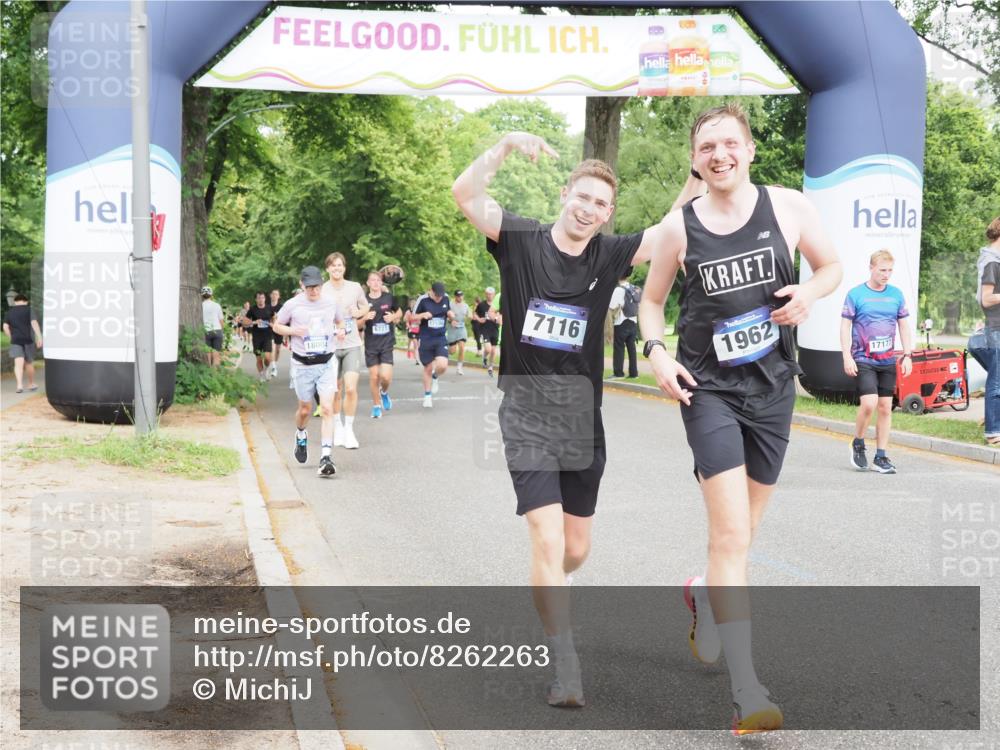 29.06.2025 - hella hamburg halbmarathon MichiJ http://msf.ph/oto/8262263 29.06.2025 10:30:05 Zwischen KM18-KM19 1631, 1962, 4871, 5387, 5436, 6721, 7116, 9547, 12434, 17177, 18004, 18491 meine-sportfotos.de