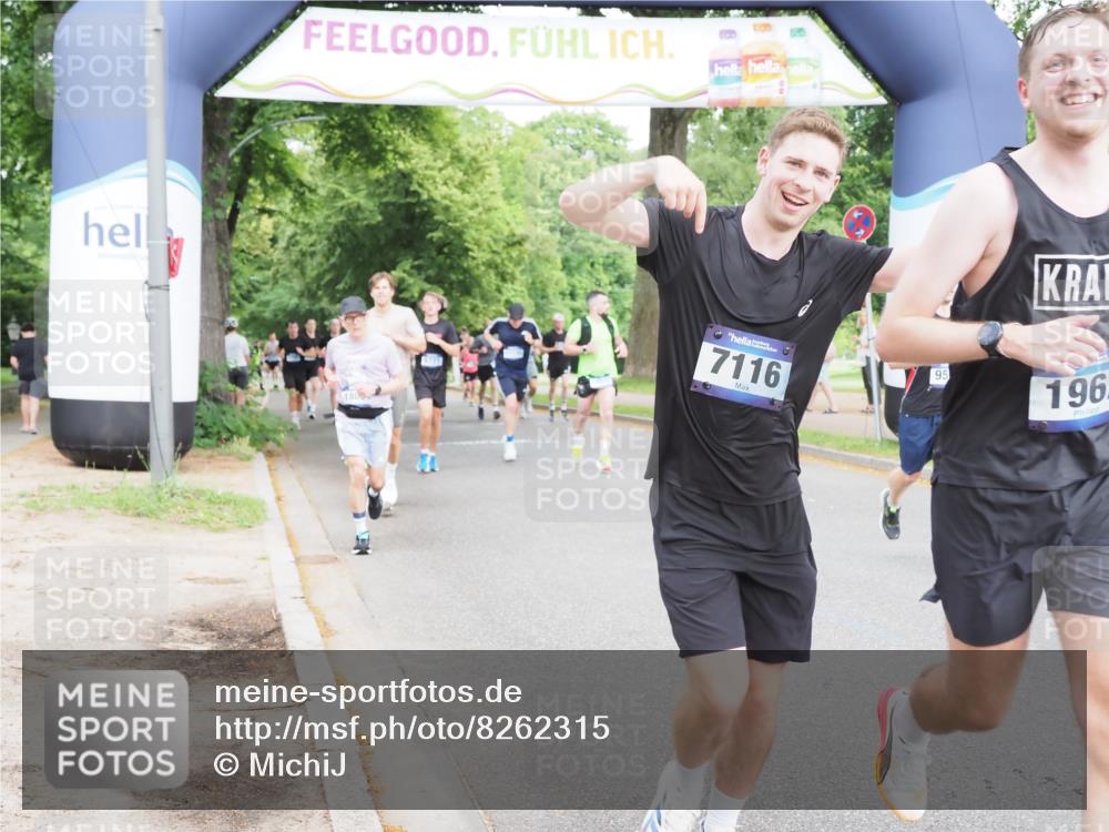 29.06.2025 - hella hamburg halbmarathon MichiJ http://msf.ph/oto/8262315 29.06.2025 10:30:05 Zwischen KM18-KM19 1631, 1962, 4871, 5387, 5436, 6721, 7116, 9547, 12434, 17177, 18004, 18491 meine-sportfotos.de