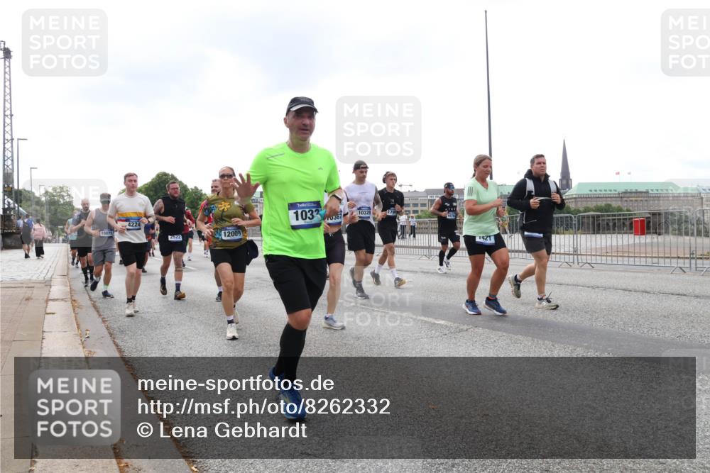 29.06.2025 - hella hamburg halbmarathon Lena Gebhardt http://msf.ph/oto/8262332 29.06.2025 10:46:02 Lombardsbrücke 1004, 1033, 1060, 1085, 1100, 1104, 1421, 1426, 1429, 1465, 1532, 1555, 1854, 1867, 1868, 1983, 2008, 2398, 2423, 2522, 2550, 2773, 2813, 2917, 2951, 2954, 2965, 3410, 4104, 4119, 4223, 4317, 4388, 4572, 5044, 5635, 5697, 5703, 5769, 5770, 5854, 5892, 6068, 6133, 6333, 6392, 6623, 7268, 7356, 7368, 7374, 7605, 7894, 7960, 7983, 8047, 8745, 9120, 9121, 9129, 9337, 9426, 9445, 10327, 10329, 10367, 10511, 11358, 11361, 11876, 11910, 12298, 12333, 12507, 12522 meine-sportfotos.de