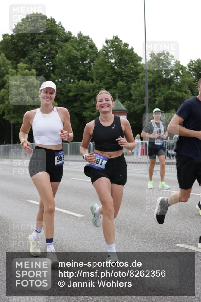 29.06.2025 - hella hamburg halbmarathon Jannik Wohlers http://msf.ph/oto/8262356 29.06.2025 10:32:56 Lombardsbrücke 1764, 1995, 2038, 2054, 2085, 2838, 3341, 3812, 4164, 4445, 5180, 5917, 6773, 7705, 8595, 9258, 9289, 9591, 9592, 9750, 9780, 11229, 11713, 11826, 12039, 12812, 12813, 13339, 14085, 15091, 15815, 15885, 15964, 16246, 16270, 16391, 17135, 18742, 18743, 18951 meine-sportfotos.de