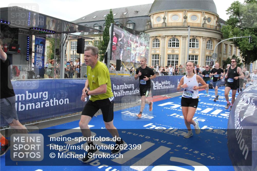 29.06.2025 - hella hamburg halbmarathon Michael Strokosch http://msf.ph/oto/8262399 29.06.2025 10:51:49 Ziel 2396, 6286, 7224, 8710, 8819, 9793, 12224, 15427, 15496, 15727, 15831, 15899, 16907, 17682, 19053 meine-sportfotos.de