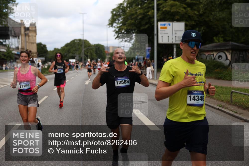 29.06.2025 - hella hamburg halbmarathon Yannick Fuchs http://msf.ph/oto/8262406 29.06.2025 10:36:28 20KM 1169, 1256, 1441, 1512, 1763, 1962, 2675, 5682, 5690, 5987, 6593, 6639, 7092, 7105, 7116, 8694, 9365, 10415, 11417, 12588, 13196, 13714, 14275, 14346, 15521, 15623, 15654, 15846, 15935, 16084, 16281, 17159, 17182, 17926, 18772, 19046 meine-sportfotos.de