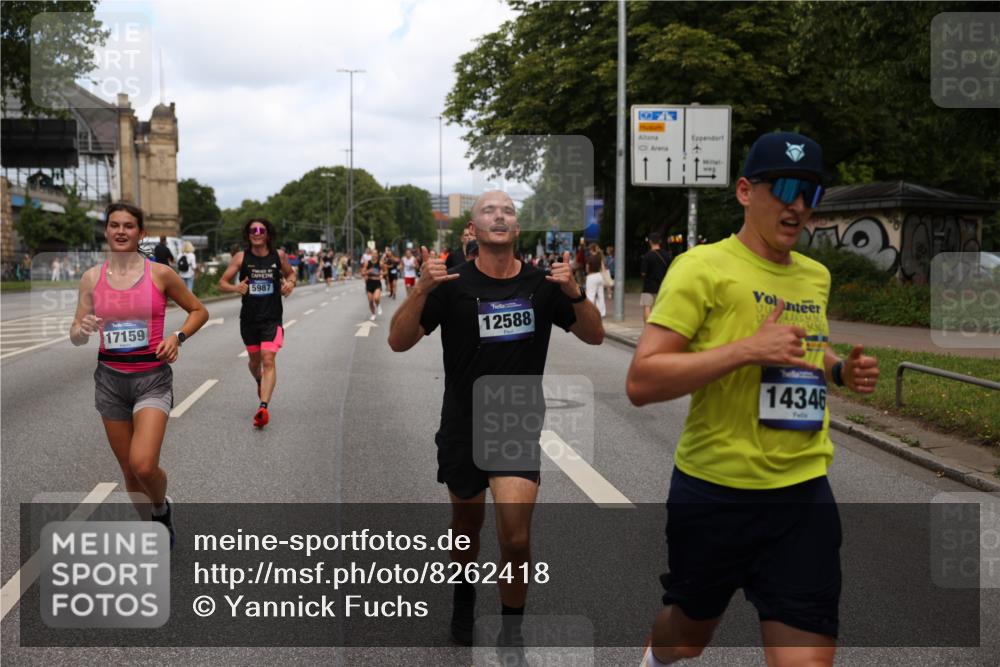 29.06.2025 - hella hamburg halbmarathon Yannick Fuchs http://msf.ph/oto/8262418 29.06.2025 10:36:28 20KM 1169, 1256, 1441, 1512, 1763, 1962, 2675, 5682, 5690, 5987, 6593, 6639, 7092, 7105, 7116, 8694, 9365, 10415, 11417, 12588, 13196, 13714, 14275, 14346, 15521, 15623, 15654, 15846, 15935, 16084, 16281, 17159, 17182, 17926, 18772, 19046 meine-sportfotos.de