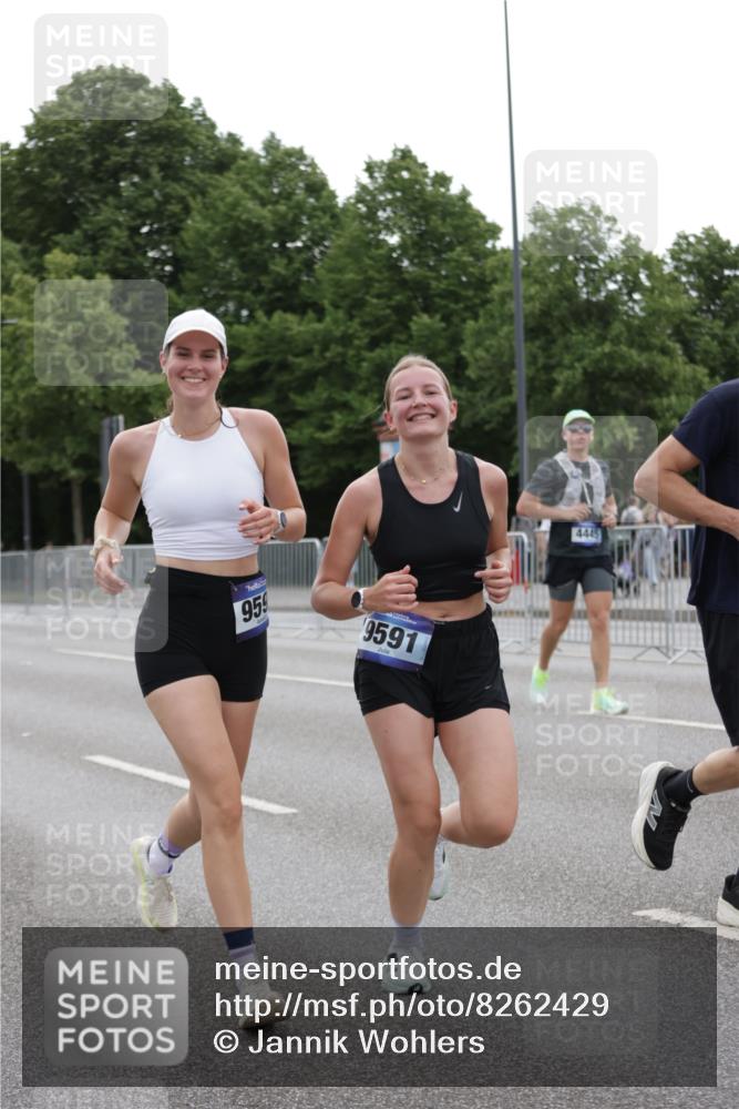 29.06.2025 - hella hamburg halbmarathon Jannik Wohlers http://msf.ph/oto/8262429 29.06.2025 10:32:56 Lombardsbrücke 1764, 1995, 2038, 2054, 2085, 2838, 3341, 3812, 4164, 4445, 5180, 5917, 6773, 7705, 8595, 9258, 9289, 9591, 9592, 9750, 9780, 11229, 11713, 11826, 12039, 12812, 12813, 13339, 14085, 15091, 15815, 15885, 15964, 16246, 16270, 16391, 17135, 18742, 18743, 18951 meine-sportfotos.de