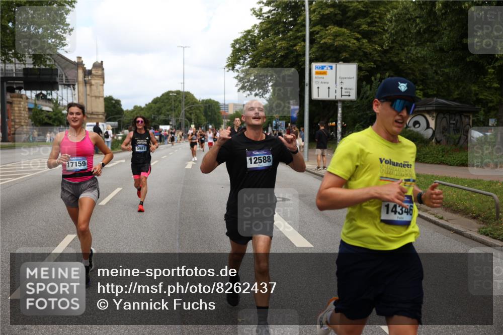 29.06.2025 - hella hamburg halbmarathon Yannick Fuchs http://msf.ph/oto/8262437 29.06.2025 10:36:28 20KM 1169, 1256, 1441, 1512, 1763, 1962, 2675, 5682, 5690, 5987, 6593, 6639, 7092, 7105, 7116, 8694, 9365, 10415, 11417, 12588, 13196, 13714, 14275, 14346, 15521, 15623, 15654, 15846, 15935, 16084, 16281, 17159, 17182, 17926, 18772, 19046 meine-sportfotos.de