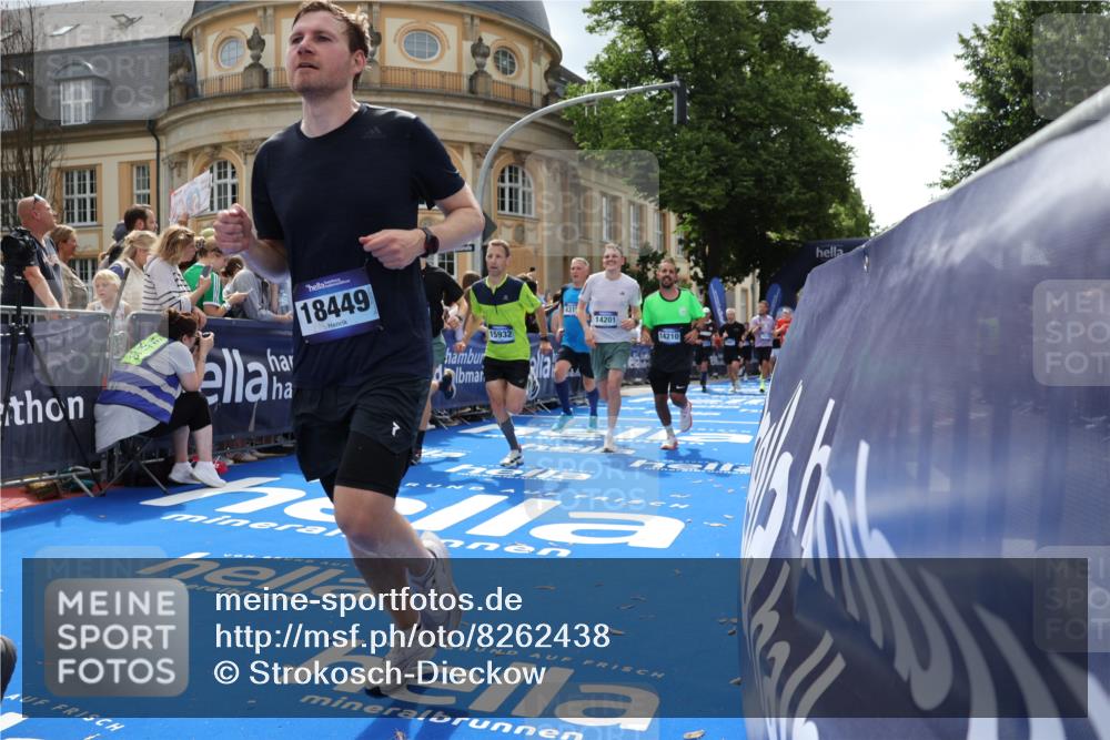 29.06.2025 - hella hamburg halbmarathon Strokosch-Dieckow http://msf.ph/oto/8262438 29.06.2025 10:43:43 Ziel 1976, 3116, 3437, 4318, 5624, 5692, 6903, 6991, 7185, 9043, 9114, 9159, 9374, 11153, 11778, 11848, 13421, 13897, 14201, 14210, 14690, 15328, 15512, 15932, 16062, 16105, 17912, 18449, 18650, 19090 meine-sportfotos.de