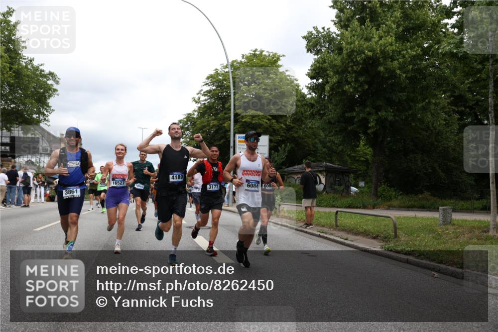 29.06.2025 - hella hamburg halbmarathon Yannick Fuchs http://msf.ph/oto/8262450 29.06.2025 10:48:41 20KM 1125, 1327, 1410, 1496, 1506, 1628, 2119, 2474, 2561, 2771, 2884, 2955, 3041, 3177, 3652, 3791, 3794, 3861, 3945, 4029, 4189, 4231, 4938, 5319, 6082, 6084, 6433, 6443, 6581, 6587, 6723, 8449, 8487, 8514, 8698, 8772, 8973, 9012, 9060, 9227, 10191, 10192, 10263, 10368, 10376, 11184, 11333, 11499, 11747, 11797, 11799, 11976, 12186, 12489, 12961, 13297, 13988, 14036, 14175, 14592, 14638, 14660, 14948, 15389, 15408, 15524, 15879, 16047, 17842, 18380 meine-sportfotos.de