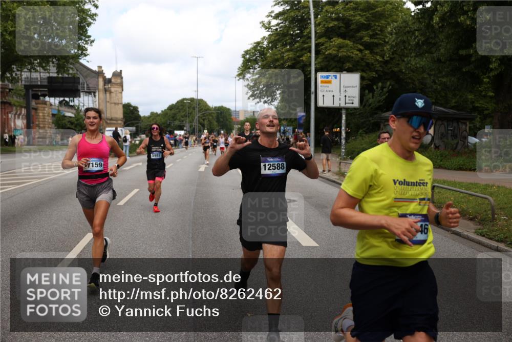 29.06.2025 - hella hamburg halbmarathon Yannick Fuchs http://msf.ph/oto/8262462 29.06.2025 10:36:28 20KM 1169, 1256, 1441, 1512, 1763, 1962, 2675, 5682, 5690, 5987, 6593, 6639, 7092, 7105, 7116, 8694, 9365, 10415, 11417, 12588, 13196, 13714, 14275, 14346, 15521, 15623, 15654, 15846, 15935, 16084, 16281, 17159, 17182, 17926, 18772, 19046 meine-sportfotos.de