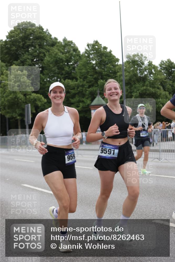 29.06.2025 - hella hamburg halbmarathon Jannik Wohlers http://msf.ph/oto/8262463 29.06.2025 10:32:57 Lombardsbrücke 1764, 1995, 2038, 2054, 2085, 2838, 3341, 3812, 4164, 4445, 5180, 6773, 7705, 8595, 8891, 9258, 9289, 9591, 9592, 9750, 9780, 11229, 11713, 11826, 12812, 12813, 13339, 14085, 15091, 15367, 15815, 15885, 15964, 16246, 16270, 16391, 17135, 18951 meine-sportfotos.de