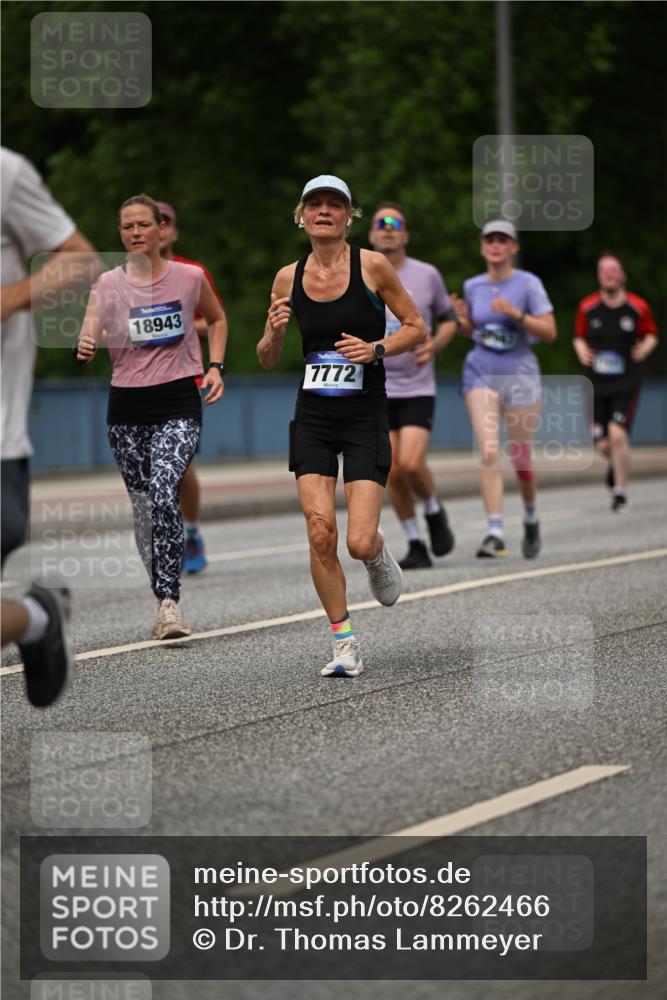 29.06.2025 - hella hamburg halbmarathon Dr. Thomas Lammeyer http://msf.ph/oto/8262466 29.06.2025 10:35:19 Kennedybrücke 1097, 1547, 1979, 2414, 2754, 2755, 2914, 3281, 3443, 4561, 4817, 5437, 5943, 6057, 6078, 6195, 6546, 6616, 6640, 6725, 6787, 7120, 7604, 7772, 8050, 8812, 8941, 10148, 10586 meine-sportfotos.de
