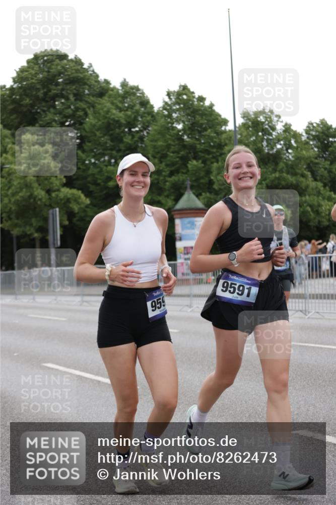 29.06.2025 - hella hamburg halbmarathon Jannik Wohlers http://msf.ph/oto/8262473 29.06.2025 10:32:57 Lombardsbrücke 1764, 1995, 2038, 2054, 2085, 2838, 3341, 3812, 4164, 4445, 5180, 6773, 7705, 8595, 8891, 9258, 9289, 9591, 9592, 9750, 9780, 11229, 11713, 11826, 12812, 12813, 13339, 14085, 15091, 15367, 15815, 15885, 15964, 16246, 16270, 16391, 17135, 18951 meine-sportfotos.de