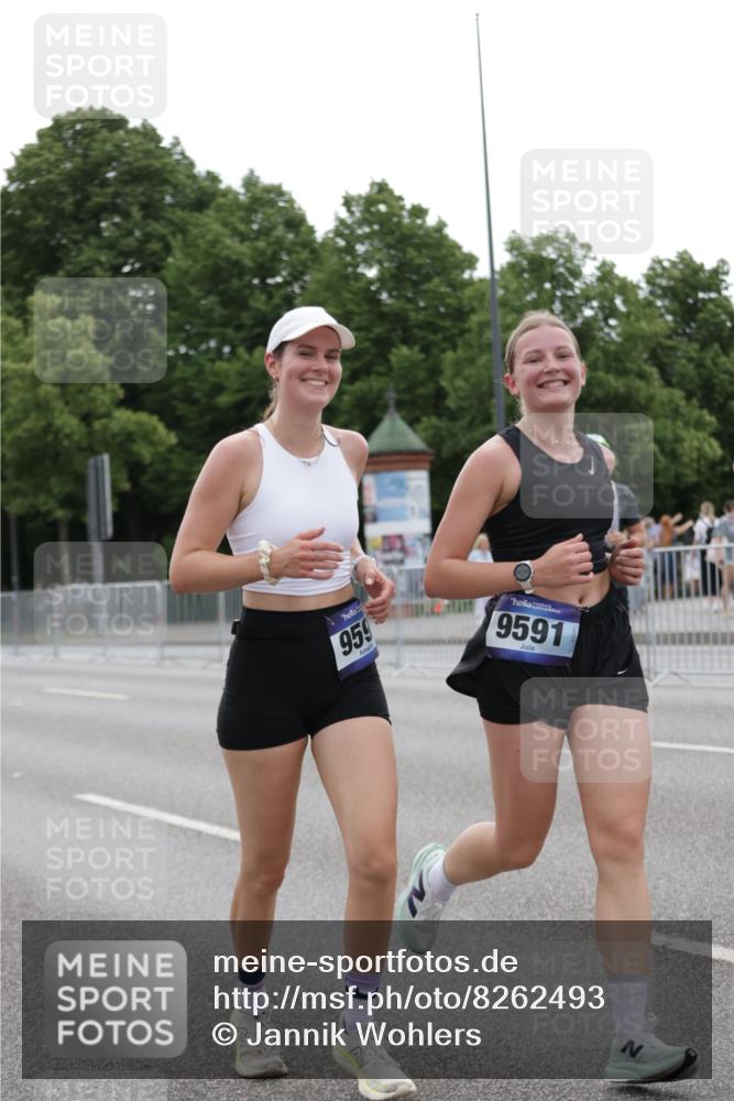 29.06.2025 - hella hamburg halbmarathon Jannik Wohlers http://msf.ph/oto/8262493 29.06.2025 10:32:57 Lombardsbrücke 1764, 1995, 2038, 2054, 2085, 2838, 3341, 3812, 4164, 4445, 5180, 6773, 7705, 8595, 8891, 9258, 9289, 9591, 9592, 9750, 9780, 11229, 11713, 11826, 12812, 12813, 13339, 14085, 15091, 15367, 15815, 15885, 15964, 16246, 16270, 16391, 17135, 18951 meine-sportfotos.de