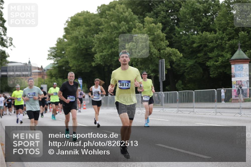 29.06.2025 - hella hamburg halbmarathon Jannik Wohlers http://msf.ph/oto/8262513 29.06.2025 10:32:59 Lombardsbrücke 1764, 1995, 2038, 2054, 2085, 2838, 3341, 3812, 4164, 4445, 6773, 7705, 8595, 8891, 9258, 9289, 9591, 9592, 9750, 9780, 11713, 11826, 13339, 15072, 15091, 15367, 15815, 15964, 16246, 16270, 16391, 17135 meine-sportfotos.de