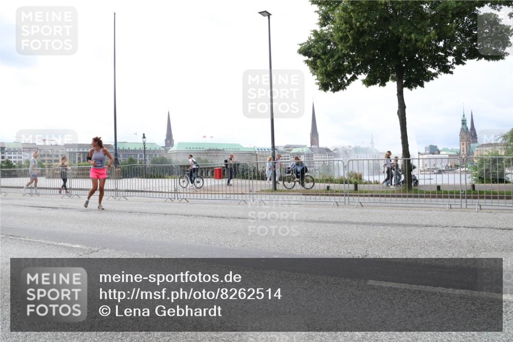 29.06.2025 - hella hamburg halbmarathon Lena Gebhardt http://msf.ph/oto/8262514 29.06.2025 10:34:31 Lombardsbrücke 1025, 1672, 2023, 2265, 2412, 2464, 2496, 2510, 2511, 2801, 2933, 3130, 3145, 3420, 3829, 3848, 4540, 4824, 4826, 5453, 5609, 6034, 6105, 6171, 6329, 6571, 6574, 6843, 7020, 7324, 7329, 7386, 7644, 7733, 8277, 8349, 8705, 8965, 9122, 9164, 9379, 9448, 9514, 10335, 10360, 10564, 10674, 11122, 11245, 11872, 12164, 12382, 13957, 15477, 16238, 16311, 16390, 16682, 16919, 17230, 18158, 18941 meine-sportfotos.de