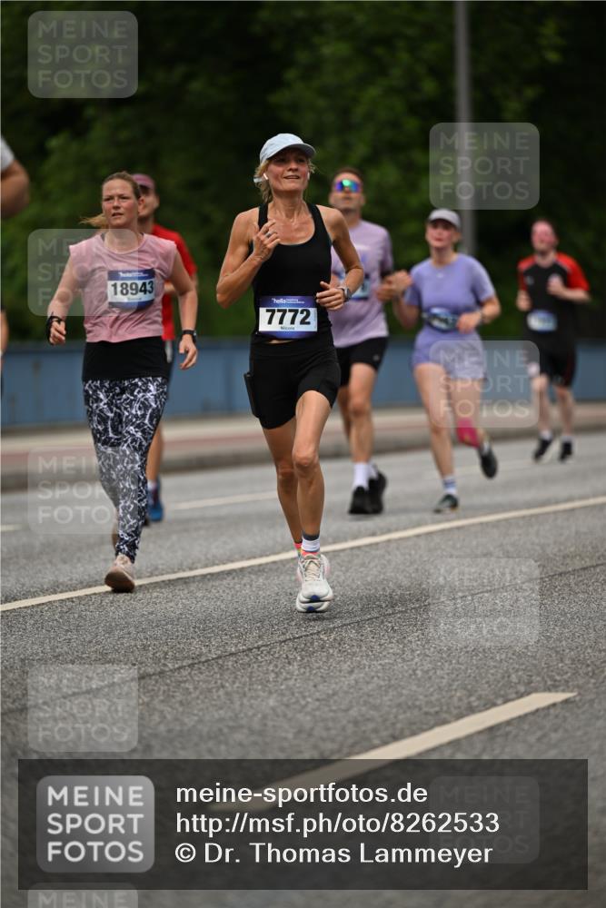 29.06.2025 - hella hamburg halbmarathon Dr. Thomas Lammeyer http://msf.ph/oto/8262533 29.06.2025 10:35:19 Kennedybrücke 1097, 1547, 1979, 2414, 2754, 2755, 2914, 3281, 3443, 4561, 4817, 5437, 5943, 6057, 6078, 6195, 6546, 6616, 6640, 6725, 6787, 7120, 7604, 7772, 8050, 8812, 8941, 10148, 10586 meine-sportfotos.de