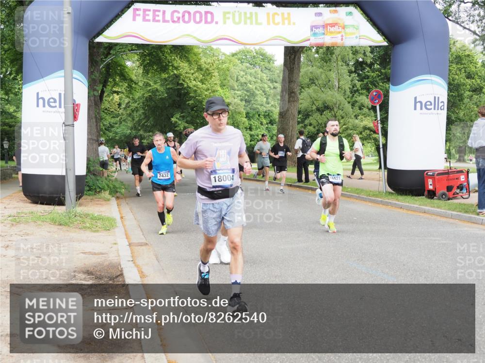 29.06.2025 - hella hamburg halbmarathon MichiJ http://msf.ph/oto/8262540 29.06.2025 10:30:07 Zwischen KM18-KM19 1631, 1962, 5387, 5436, 6721, 7116, 9547, 12434, 15521, 15623, 17177, 18004, 18491 meine-sportfotos.de