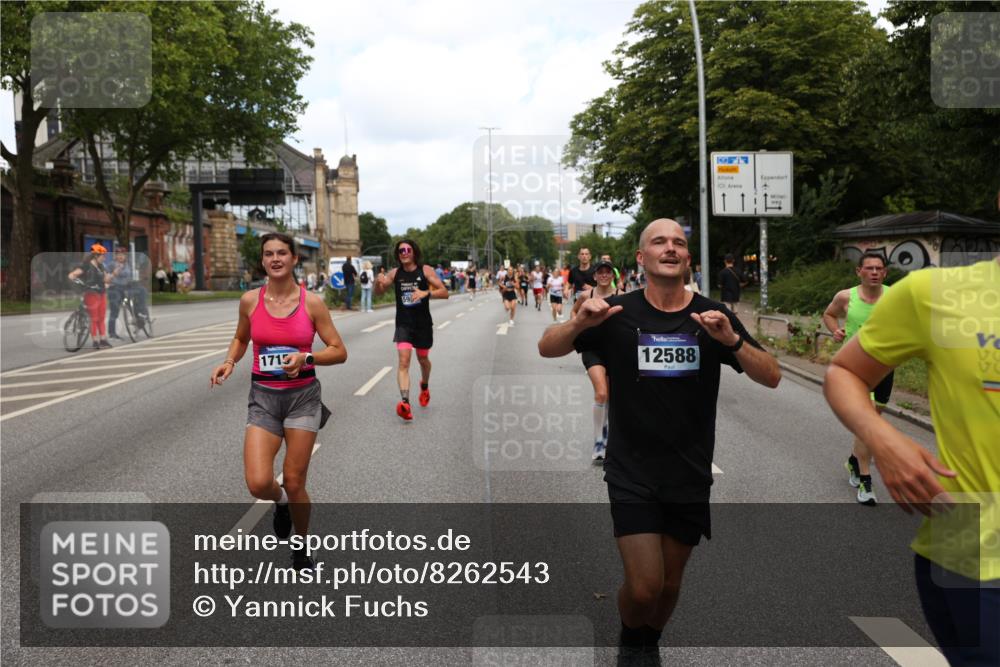29.06.2025 - hella hamburg halbmarathon Yannick Fuchs http://msf.ph/oto/8262543 29.06.2025 10:36:28 20KM 1169, 1256, 1441, 1512, 1763, 1962, 2675, 5682, 5690, 5987, 6593, 6639, 7092, 7105, 7116, 8694, 9365, 10415, 11417, 12588, 13196, 13714, 14275, 14346, 15521, 15623, 15654, 15846, 15935, 16084, 16281, 17159, 17182, 17926, 18772, 19046 meine-sportfotos.de