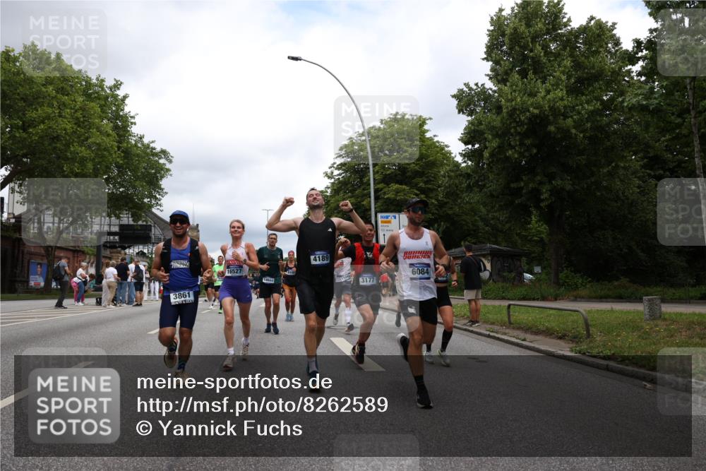 29.06.2025 - hella hamburg halbmarathon Yannick Fuchs http://msf.ph/oto/8262589 29.06.2025 10:48:41 20KM 1125, 1327, 1410, 1496, 1506, 1628, 2119, 2474, 2561, 2771, 2884, 2955, 3041, 3177, 3652, 3791, 3794, 3861, 3945, 4029, 4189, 4231, 4938, 5319, 6082, 6084, 6433, 6443, 6581, 6587, 6723, 8449, 8487, 8514, 8698, 8772, 8973, 9012, 9060, 9227, 10191, 10192, 10263, 10368, 10376, 11184, 11333, 11499, 11747, 11797, 11799, 11976, 12186, 12489, 12961, 13297, 13988, 14036, 14175, 14592, 14638, 14660, 14948, 15389, 15408, 15524, 15879, 16047, 17842, 18380 meine-sportfotos.de