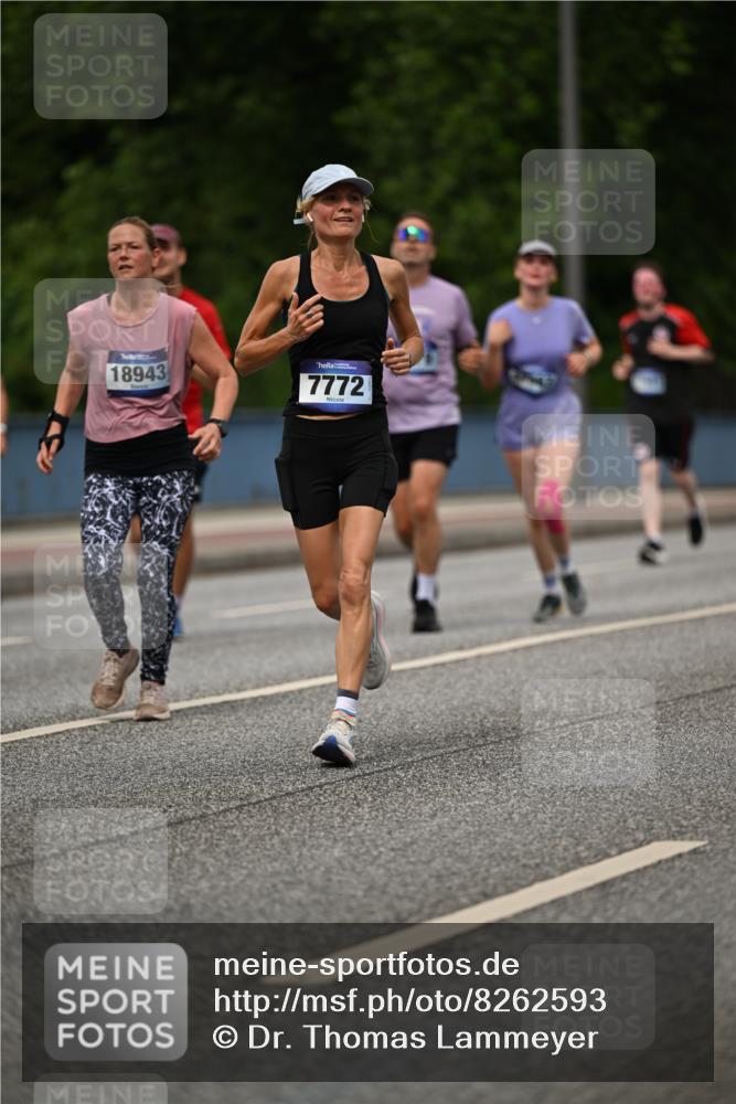 29.06.2025 - hella hamburg halbmarathon Dr. Thomas Lammeyer http://msf.ph/oto/8262593 29.06.2025 10:35:19 Kennedybrücke 1097, 1547, 1979, 2414, 2754, 2755, 2914, 3281, 3443, 4561, 4817, 5437, 5943, 6057, 6078, 6195, 6546, 6616, 6640, 6725, 6787, 7120, 7604, 7772, 8050, 8812, 8941, 10148, 10586 meine-sportfotos.de