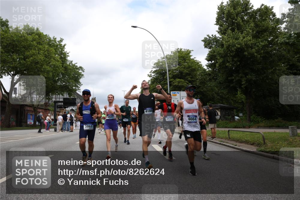 29.06.2025 - hella hamburg halbmarathon Yannick Fuchs http://msf.ph/oto/8262624 29.06.2025 10:48:41 20KM 1125, 1327, 1410, 1496, 1506, 1628, 2119, 2474, 2561, 2771, 2884, 2955, 3041, 3177, 3652, 3791, 3794, 3861, 3945, 4029, 4189, 4231, 4938, 5319, 6082, 6084, 6433, 6443, 6581, 6587, 6723, 8449, 8487, 8514, 8698, 8772, 8973, 9012, 9060, 9227, 10191, 10192, 10263, 10368, 10376, 11184, 11333, 11499, 11747, 11797, 11799, 11976, 12186, 12489, 12961, 13297, 13988, 14036, 14175, 14592, 14638, 14660, 14948, 15389, 15408, 15524, 15879, 16047, 17842, 18380 meine-sportfotos.de