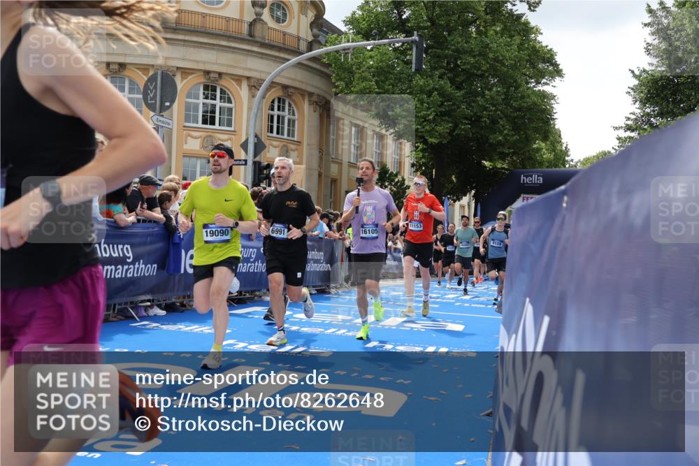 29.06.2025 - hella hamburg halbmarathon Strokosch-Dieckow http://msf.ph/oto/8262648 29.06.2025 10:43:46 Ziel 1976, 3437, 3697, 3907, 4318, 5624, 5692, 6903, 6991, 7185, 8145, 9043, 9114, 9159, 9374, 10493, 11153, 11778, 11809, 11848, 12966, 13421, 13897, 14201, 14210, 14861, 15328, 15512, 15932, 16062, 16105, 17376, 18650, 18678, 19090 meine-sportfotos.de
