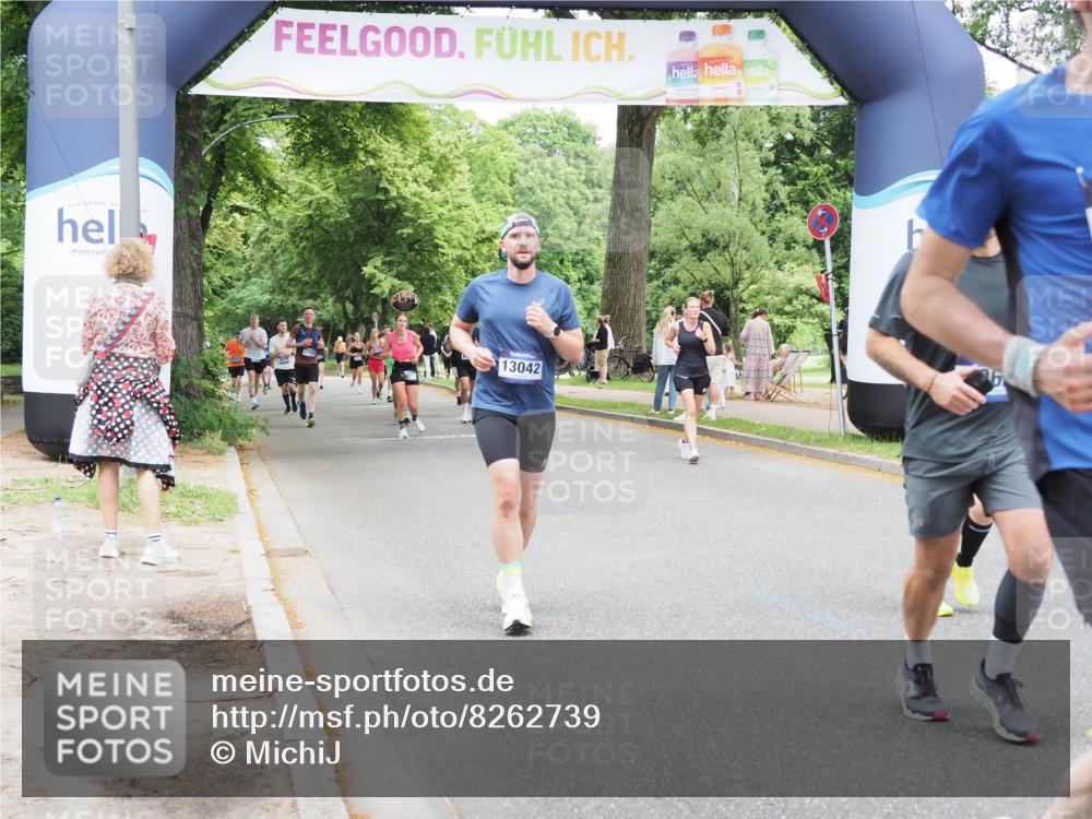 29.06.2025 - hella hamburg halbmarathon MichiJ http://msf.ph/oto/8262739 29.06.2025 10:54:05 Zwischen KM18-KM19 1729, 3062, 3225, 4066, 6453, 8909, 11755, 12005, 12912, 13042, 13732, 13857 meine-sportfotos.de