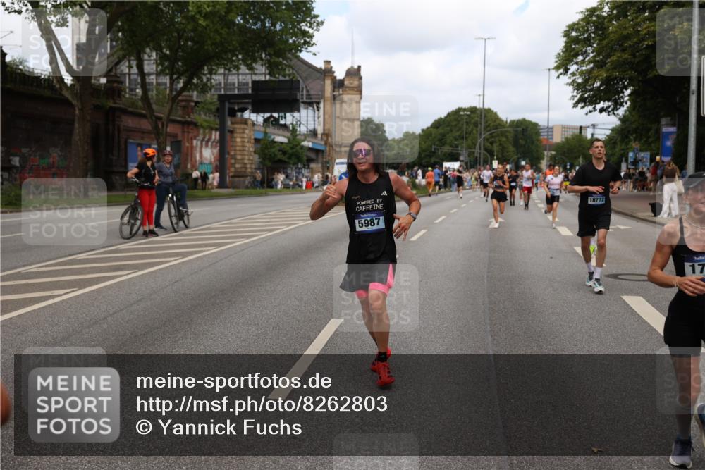 29.06.2025 - hella hamburg halbmarathon Yannick Fuchs http://msf.ph/oto/8262803 29.06.2025 10:36:29 20KM 1169, 1256, 1441, 1512, 1763, 1903, 1962, 2675, 5682, 5690, 5987, 6593, 6639, 7092, 7105, 7116, 7363, 8694, 9365, 10415, 11417, 12588, 13196, 13714, 14275, 14346, 15521, 15623, 15654, 15846, 15935, 16084, 16281, 17159, 17182, 17637, 17926, 18772, 19046 meine-sportfotos.de