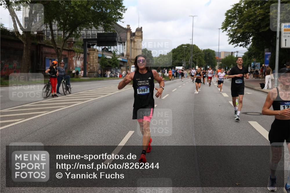 29.06.2025 - hella hamburg halbmarathon Yannick Fuchs http://msf.ph/oto/8262844 29.06.2025 10:36:29 20KM 1169, 1256, 1441, 1512, 1763, 1903, 1962, 2675, 5682, 5690, 5987, 6593, 6639, 7092, 7105, 7116, 7363, 8694, 9365, 10415, 11417, 12588, 13196, 13714, 14275, 14346, 15521, 15623, 15654, 15846, 15935, 16084, 16281, 17159, 17182, 17637, 17926, 18772, 19046 meine-sportfotos.de