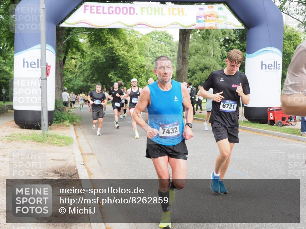 29.06.2025 - hella hamburg halbmarathon MichiJ http://msf.ph/oto/8262859 29.06.2025 10:30:08 Zwischen KM18-KM19 1962, 5436, 6721, 7116, 7432, 9547, 11417, 12434, 15521, 15623, 17177, 18004, 18491 meine-sportfotos.de