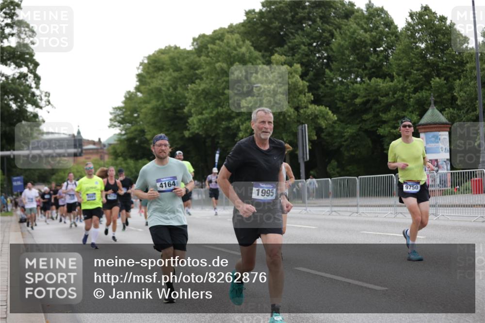 29.06.2025 - hella hamburg halbmarathon Jannik Wohlers http://msf.ph/oto/8262876 29.06.2025 10:33:01 Lombardsbrücke 1764, 1995, 2085, 2776, 2838, 3341, 3812, 4164, 4445, 6773, 6999, 7705, 8891, 9258, 9591, 9592, 9750, 9780, 11811, 11826, 13339, 13375, 14451, 15044, 15072, 15091, 15367, 15964, 16270, 17135 meine-sportfotos.de