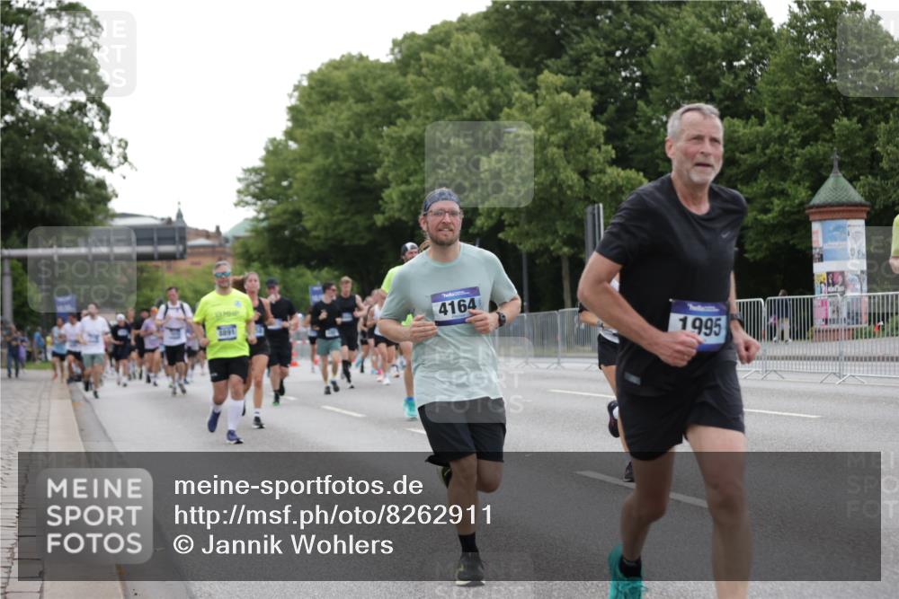 29.06.2025 - hella hamburg halbmarathon Jannik Wohlers http://msf.ph/oto/8262911 29.06.2025 10:33:02 Lombardsbrücke 1764, 1995, 2085, 2776, 2838, 3341, 3812, 4164, 4445, 6773, 6999, 7705, 8021, 8891, 9234, 9258, 9591, 9592, 9750, 9780, 11811, 11826, 11928, 13339, 13375, 14451, 15044, 15072, 15367, 15964, 16270, 17135 meine-sportfotos.de