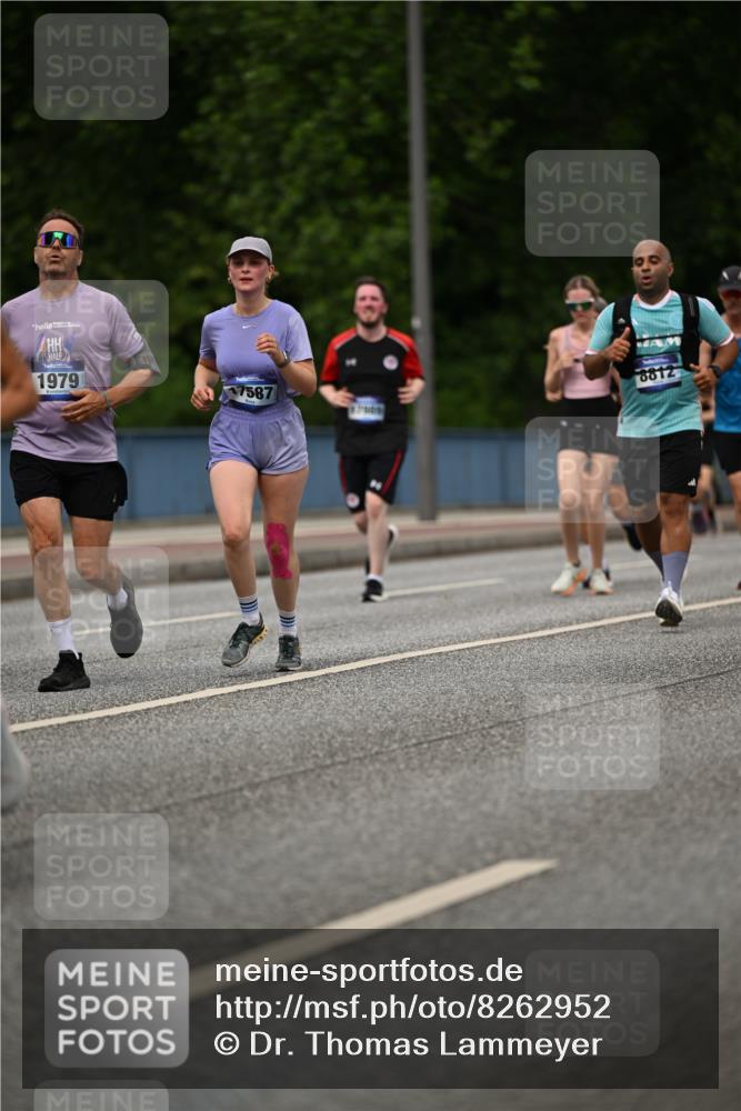 29.06.2025 - hella hamburg halbmarathon Dr. Thomas Lammeyer http://msf.ph/oto/8262952 29.06.2025 10:35:20 Kennedybrücke 1097, 1547, 1979, 2414, 2754, 2755, 2914, 3281, 3424, 3443, 4561, 4817, 5437, 5943, 6057, 6078, 6195, 6546, 6616, 6640, 6725, 6787, 7120, 7604, 7772, 8050, 8812, 8941, 9183, 10148, 10586 meine-sportfotos.de