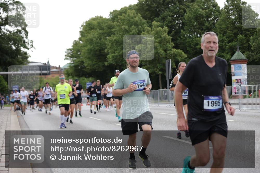 29.06.2025 - hella hamburg halbmarathon Jannik Wohlers http://msf.ph/oto/8262967 29.06.2025 10:33:02 Lombardsbrücke 1764, 1995, 2085, 2776, 2838, 3341, 3812, 4164, 4445, 6773, 6999, 7705, 8021, 8891, 9234, 9258, 9591, 9592, 9750, 9780, 11811, 11826, 11928, 13339, 13375, 14451, 15044, 15072, 15367, 15964, 16270, 17135 meine-sportfotos.de