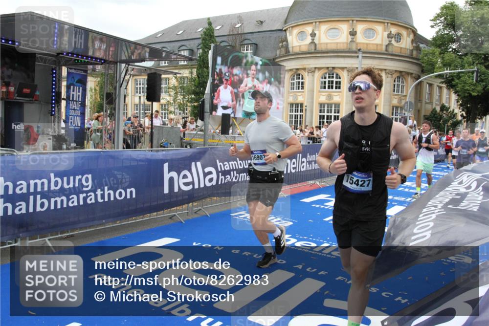 29.06.2025 - hella hamburg halbmarathon Michael Strokosch http://msf.ph/oto/8262983 29.06.2025 10:51:54 Ziel 2396, 2818, 2823, 2880, 4297, 5102, 7224, 8710, 8819, 8856, 9793, 9959, 12224, 13799, 15427, 15690, 15727, 16907, 17682, 17815, 17962, 19053, 19137 meine-sportfotos.de