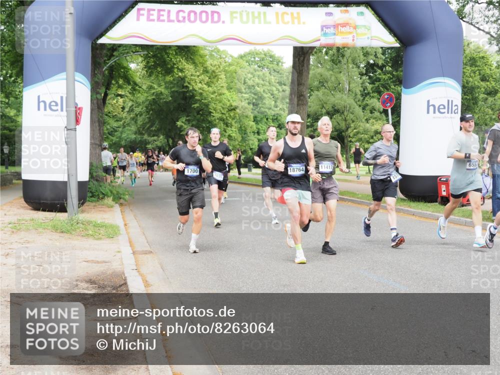 29.06.2025 - hella hamburg halbmarathon MichiJ http://msf.ph/oto/8263064 29.06.2025 10:30:10 Zwischen KM18-KM19 1570, 1700, 4823, 6550, 6721, 7035, 7116, 7432, 9547, 11417, 15247, 15521, 15623, 17177, 18004, 18772 meine-sportfotos.de