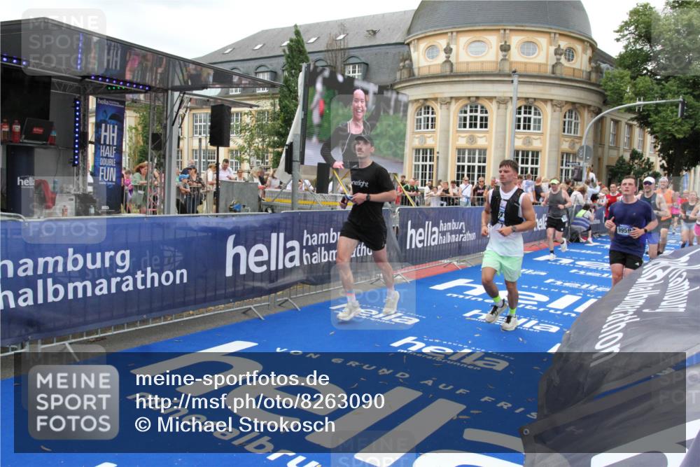 29.06.2025 - hella hamburg halbmarathon Michael Strokosch http://msf.ph/oto/8263090 29.06.2025 10:51:55 Ziel 2396, 2818, 2823, 2880, 4297, 5102, 8710, 8856, 9793, 9959, 12224, 13799, 15427, 15690, 16907, 17815, 17962, 19137 meine-sportfotos.de
