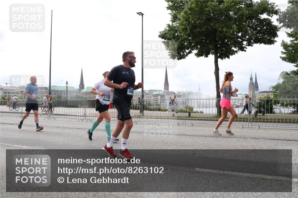29.06.2025 - hella hamburg halbmarathon Lena Gebhardt http://msf.ph/oto/8263102 29.06.2025 10:34:33 Lombardsbrücke 1025, 1672, 2023, 2265, 2355, 2412, 2464, 2496, 2510, 2511, 2801, 2933, 3130, 3145, 3420, 3829, 3848, 4540, 4824, 4826, 5453, 5609, 6034, 6105, 6171, 6310, 6329, 6335, 6571, 6574, 6843, 7020, 7324, 7329, 7386, 7644, 7733, 8349, 8369, 8705, 8793, 8965, 9122, 9164, 9379, 9448, 9514, 10335, 10360, 10564, 10674, 11122, 11245, 11646, 11872, 12164, 12236, 12382, 13957, 15477, 16238, 16311, 16390, 16682, 16919, 17230, 18158, 18941 meine-sportfotos.de