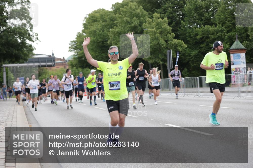 29.06.2025 - hella hamburg halbmarathon Jannik Wohlers http://msf.ph/oto/8263140 29.06.2025 10:33:05 Lombardsbrücke 1995, 2776, 2838, 3341, 3812, 4164, 4361, 4445, 4449, 5075, 6109, 6999, 7705, 8021, 8282, 8891, 9234, 9258, 9438, 9591, 9592, 9750, 9780, 9799, 11453, 11546, 11811, 11928, 12237, 12238, 12855, 13375, 13601, 14451, 15044, 15072, 15367, 15964 meine-sportfotos.de