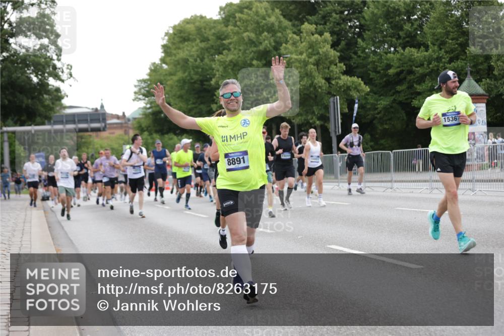 29.06.2025 - hella hamburg halbmarathon Jannik Wohlers http://msf.ph/oto/8263175 29.06.2025 10:33:05 Lombardsbrücke 1995, 2776, 2838, 3341, 3812, 4164, 4361, 4445, 4449, 5075, 6109, 6999, 7705, 8021, 8282, 8891, 9234, 9258, 9438, 9591, 9592, 9750, 9780, 9799, 11453, 11546, 11811, 11928, 12237, 12238, 12855, 13375, 13601, 14451, 15044, 15072, 15367, 15964 meine-sportfotos.de
