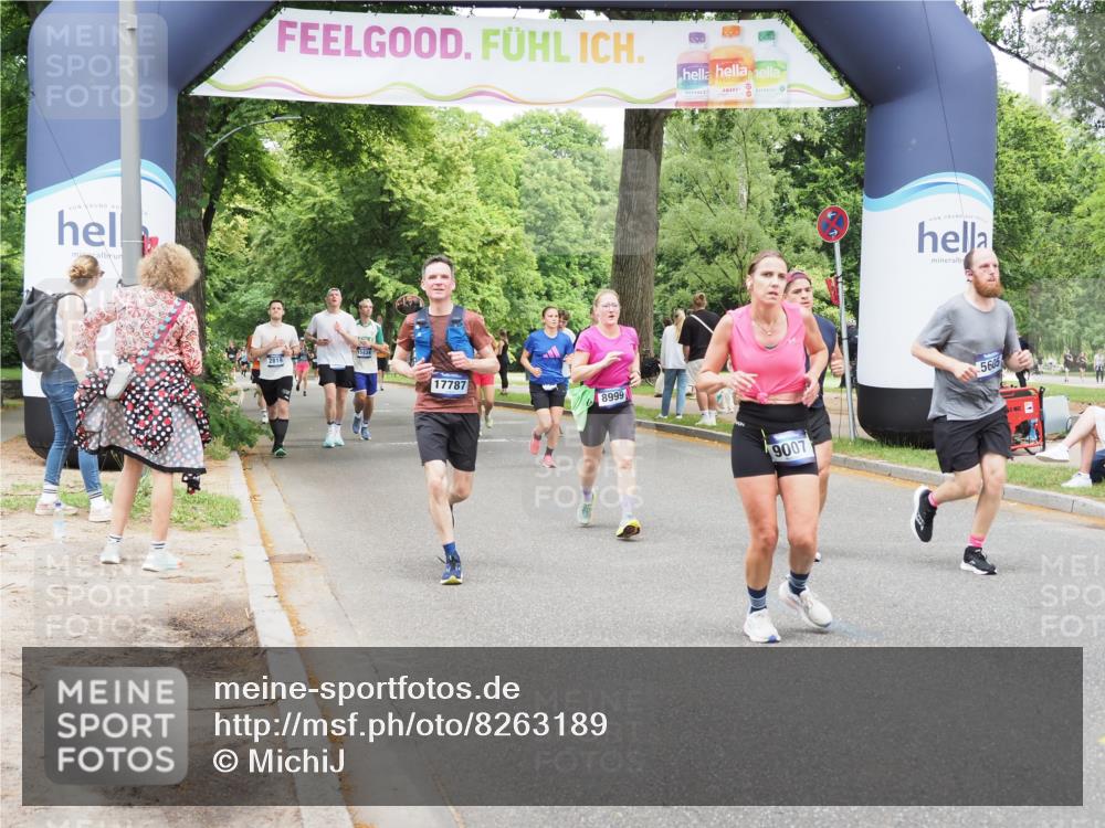 29.06.2025 - hella hamburg halbmarathon MichiJ http://msf.ph/oto/8263189 29.06.2025 10:54:10 Zwischen KM18-KM19 1729, 2628, 5605, 8398, 9007, 12912, 13042, 13732, 13857, 17787 meine-sportfotos.de