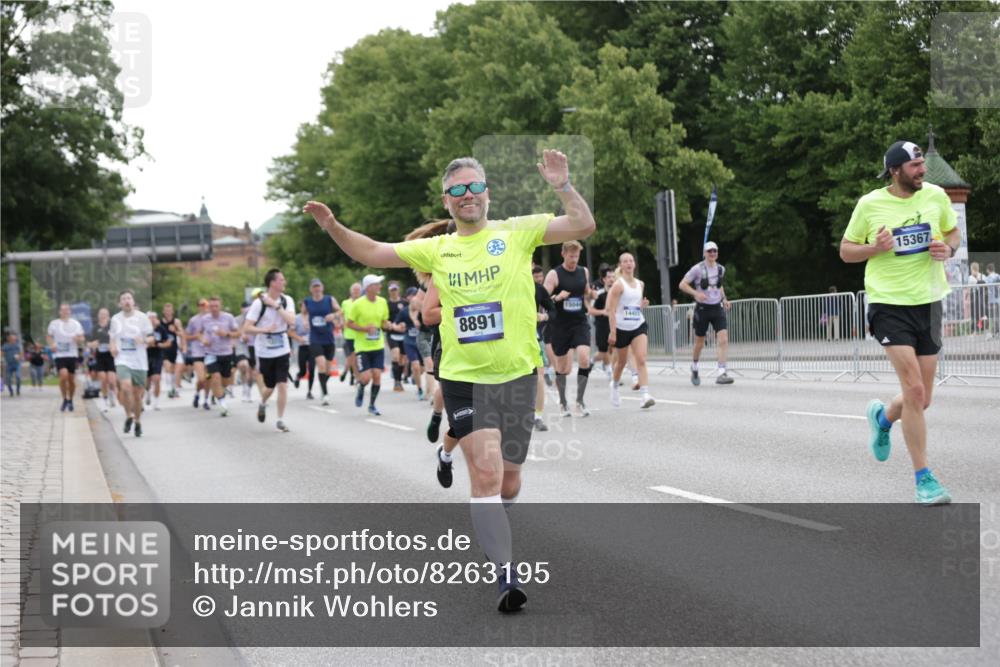 29.06.2025 - hella hamburg halbmarathon Jannik Wohlers http://msf.ph/oto/8263195 29.06.2025 10:33:05 Lombardsbrücke 1995, 2776, 2838, 3341, 3812, 4164, 4361, 4445, 4449, 5075, 6109, 6999, 7705, 8021, 8282, 8891, 9234, 9258, 9438, 9591, 9592, 9750, 9780, 9799, 11453, 11546, 11811, 11928, 12237, 12238, 12855, 13375, 13601, 14451, 15044, 15072, 15367, 15964 meine-sportfotos.de