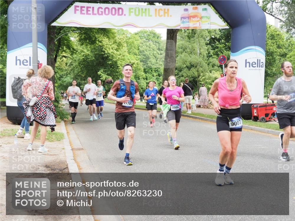 29.06.2025 - hella hamburg halbmarathon MichiJ http://msf.ph/oto/8263230 29.06.2025 10:54:11 Zwischen KM18-KM19 2628, 5605, 8398, 8999, 9007, 10196, 12912, 13042, 13857, 15993, 17787 meine-sportfotos.de